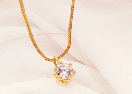 SOLITAIRE PENDANT
